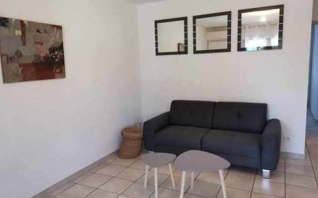 Appartement T3, proche centre village