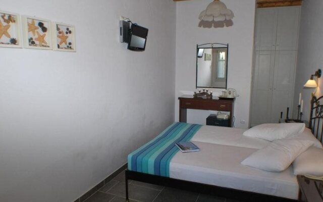 Myrto Hotel & Bungalows