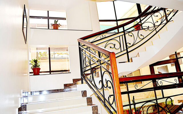 Marie's Royale Hotel