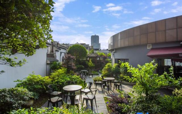 Yufeng Jade Hotel (Jianjiang Avenue Branch, Duyun City)