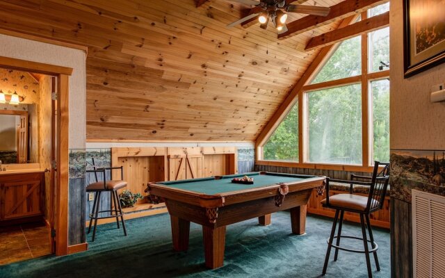 Douglas Lake Hilltop Hideaway