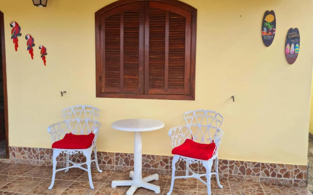 Casa em Condomínio com Piscina Privativa