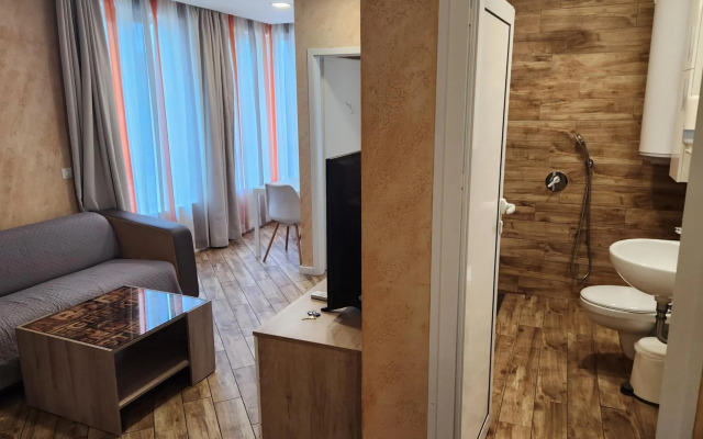 Colonel apartment dream