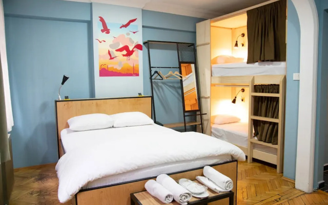 Yolohostel