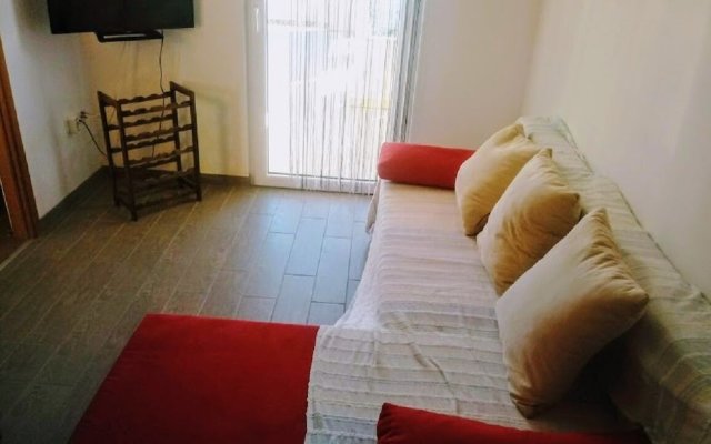 Charming Apartment in Vrsi Mulo, Great Place in Dalmatia for Family Vacation