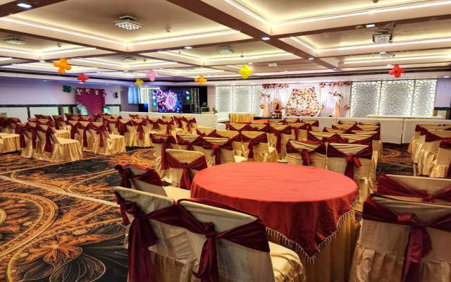 Goroomgo Mandakini Royale Kanpur