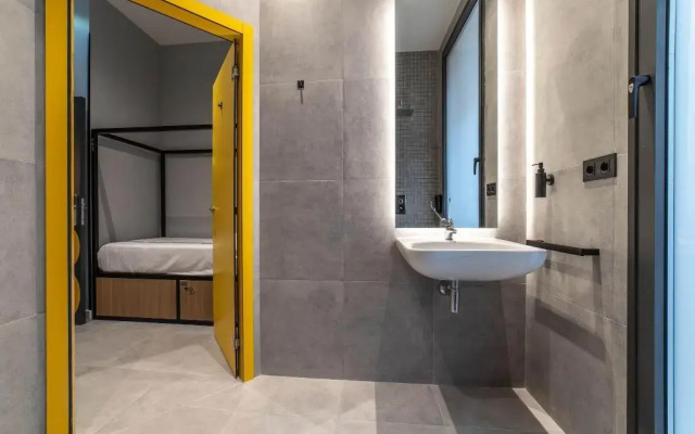 Petit Hostel La Latina - Adults Only