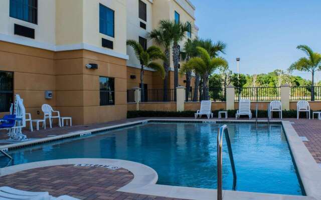 Comfort Suites Vero Beach I-95