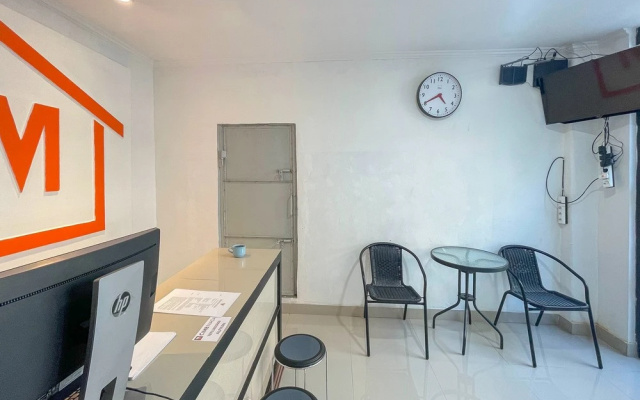 JM Tuparev Mitra RedDoorz – Guest Rooms – Karawang