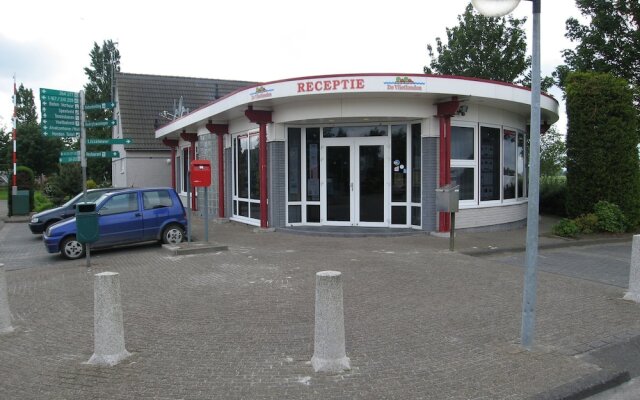 Tidy Bungalow With Dishwasher, Close to the Water
