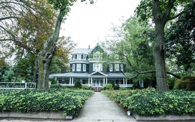 Cedars and Beeches Bed & Breakfast Inn