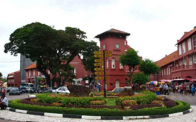 Hallmark Express Hotel