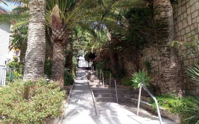 Apartamentos La Roca Rentals