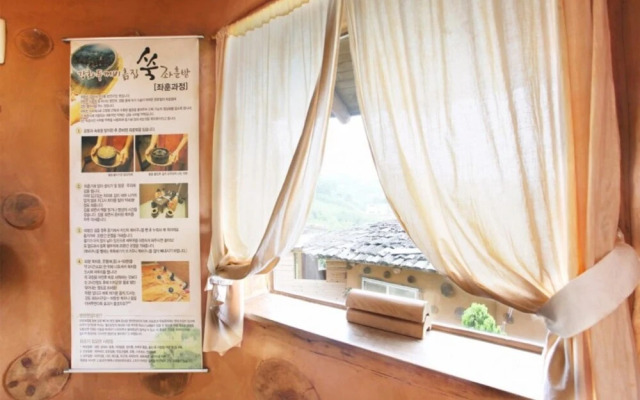 Gwanghwado Toads Clayhouse Pension