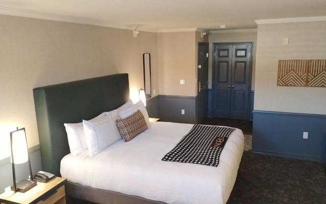 Hotel NoBo Cascade, Tapestry Collection by Hilton