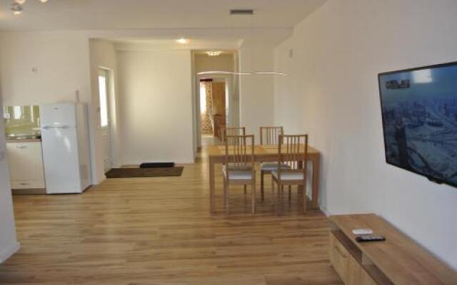 Armonia Apartments