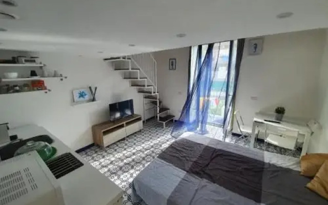 L & F Apartment's
