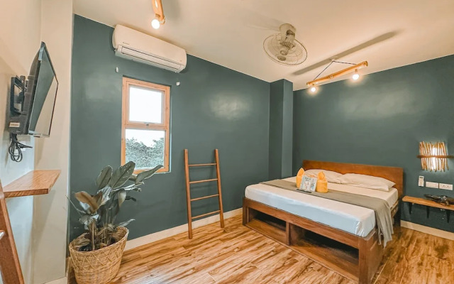 Outpost Hostel - Coron - Adults Only