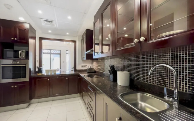 1-br Dazingly lit Downtown