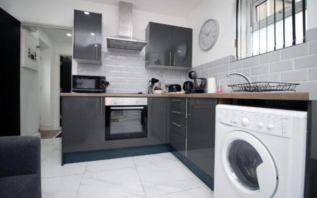 Tavi 3 by Mia Living Modern 1 bedroom apartment