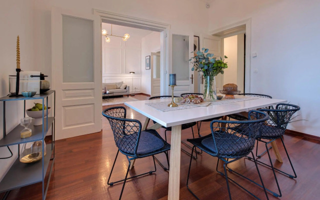 Luxury Seaview Apartment