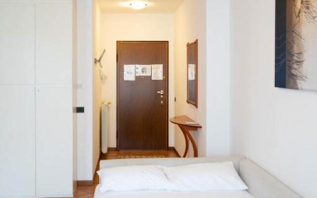 V12 Apartments - Tadini 14