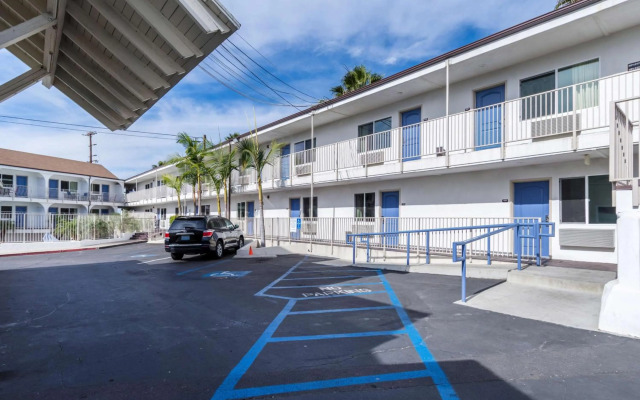 Pacific Inn