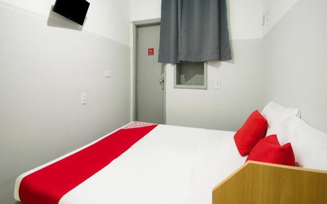 Oyo 131 Girassol Carioca