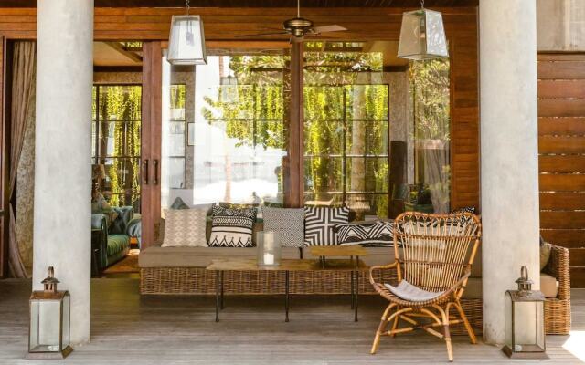 Villa Manis Beachfront