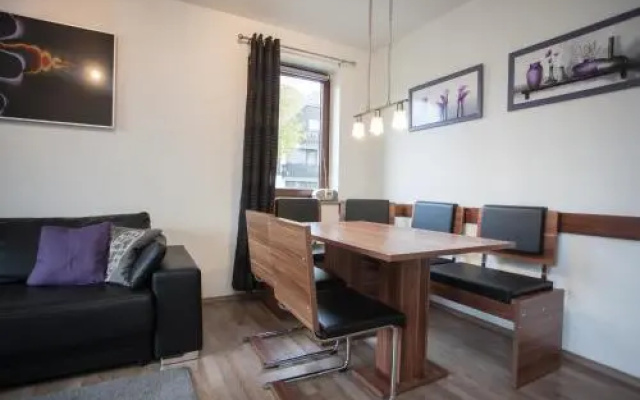 Appartement Dr. Suren-Strasse 13-4