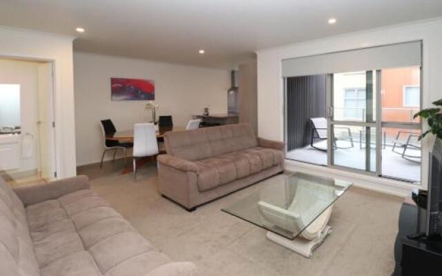 Central Hamilton Apartment on Vialou St