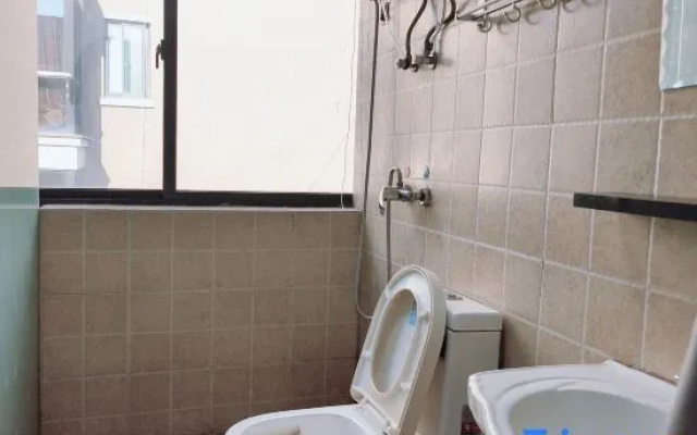 Hangzhou Chonggang Hotel