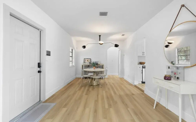 Charming House with Free Parking