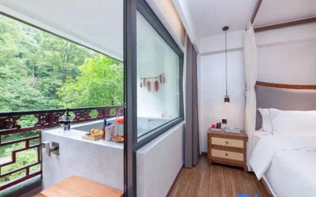Qingcheng Houshan near Shuimuyang Private Tang Homestay