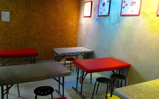 Ideal Youth Hostel