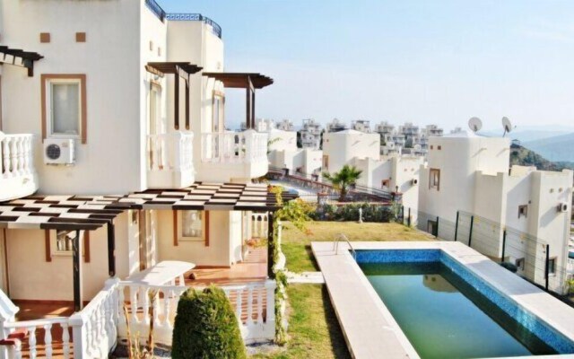 Turquoise Homes Adabuku 2 Bedrooms Pool