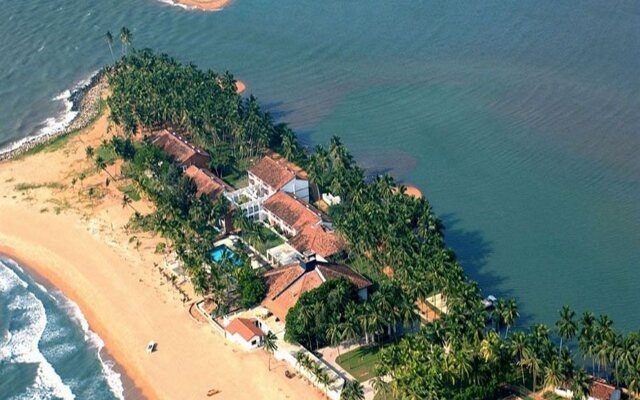 Курортный отель Avani Kalutara Resort