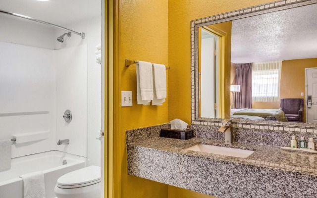 Quality Inn Mobile West Tillmans Corner