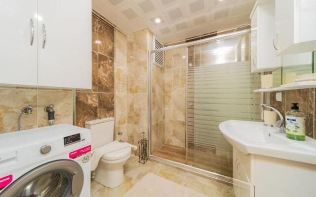 Vibrant Flat With Lovely Balcony in Muratpasa