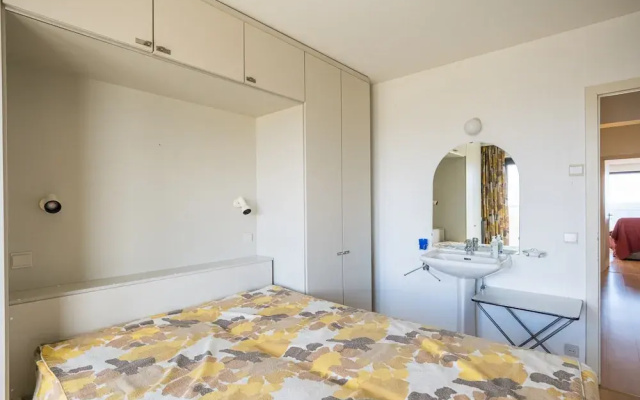 Apartment on the 8th Floor With sea View