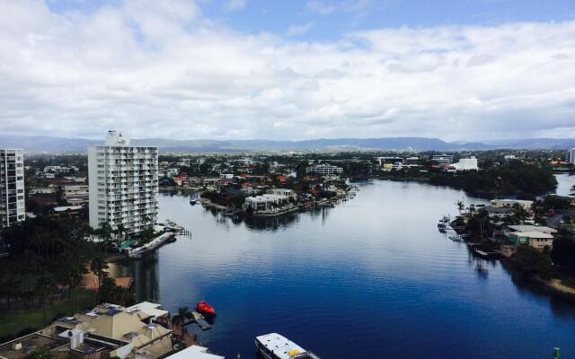 Moorings On Cavill