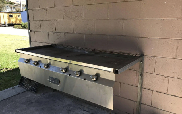 The Waterwheel Beach Cabins - Caravan Park