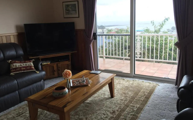 Penguin Seaside Homestay