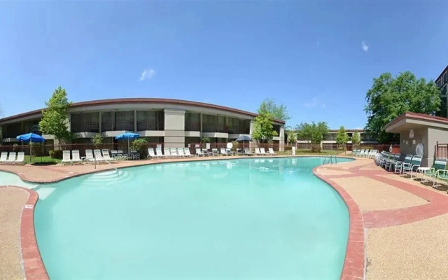 Clarion Hotel & Suites Jackson North
