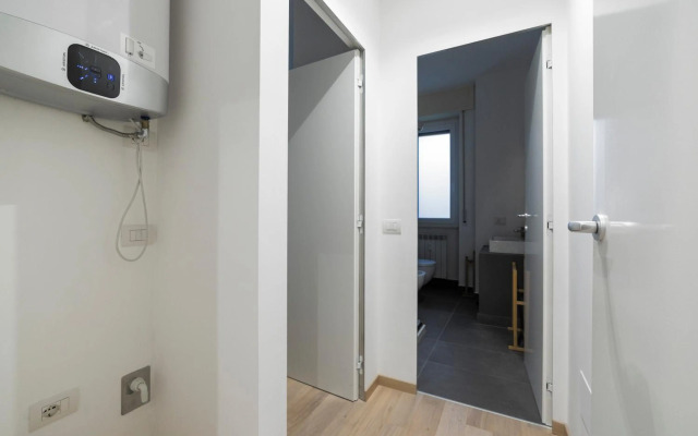 Milano Cosy APT with Balcony!