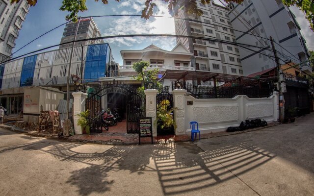 Poolside Villa - Hostel