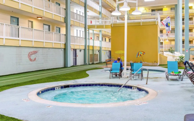 Resort Bungalow Private Boardwalk to the Ocean!