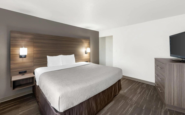 Quality Inn near SeaWorld - Lackland