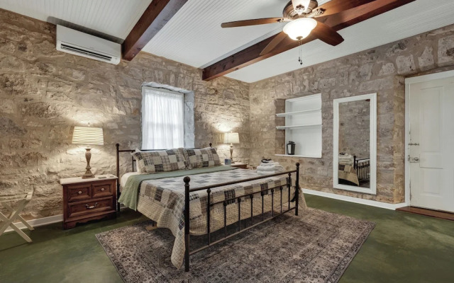 Rocking Ox Gasthaus-5 Minutes to Downtown!