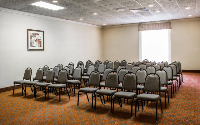 Red Roof Inn Dunn